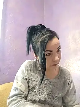 Tory Lovi online show from 10, 2, 2025