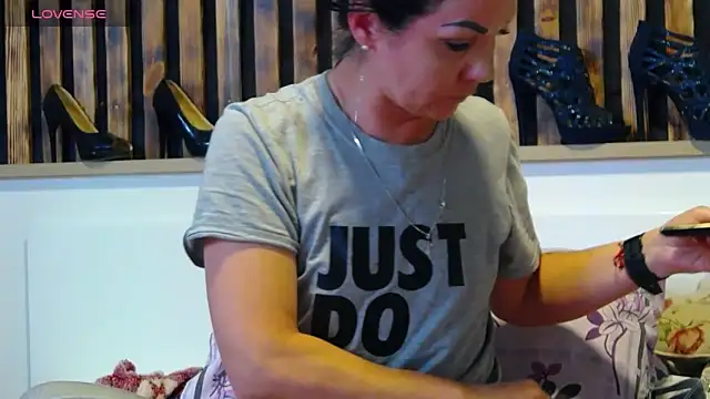 Tory Lovi online show from 3, 4, 2026