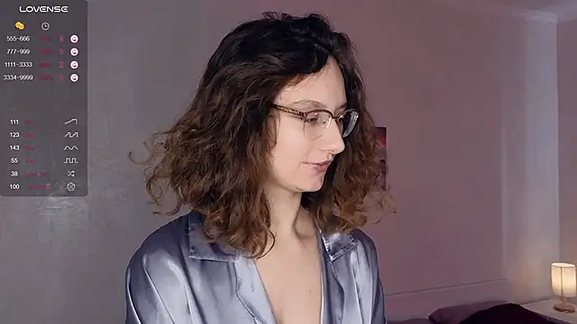 Leya Curly online show from 23, 2, 2025