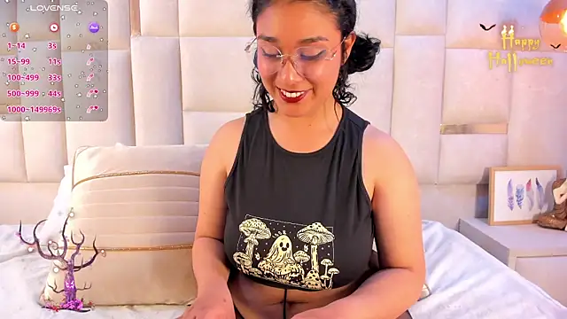 Snapshot of Tamara_palacios chatting on 30, 10, 2025 Tamara palacios online show from 30, 10, 2025