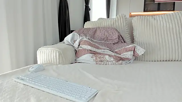 Saradiamond1 online show from 21, 9, 2025