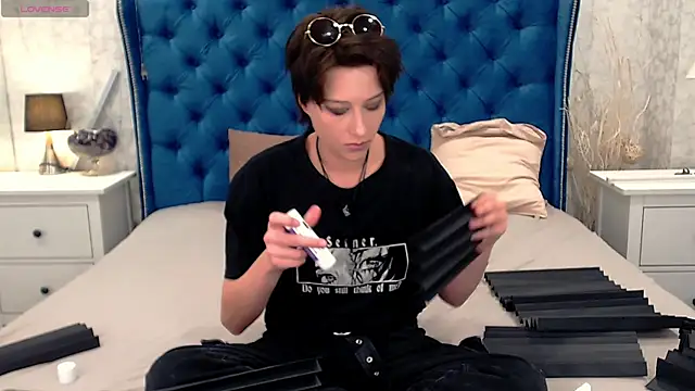 via mayer  online show from 10, 11, 2025