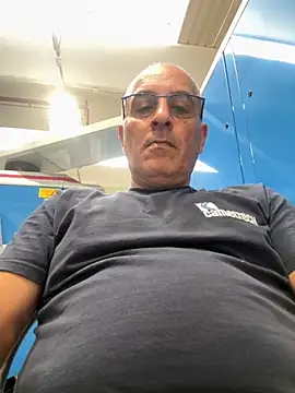 Snapshot of sempreilmio2 chatting on 9, 9, 2025 sempreilmio2 online show from 9, 9, 2025