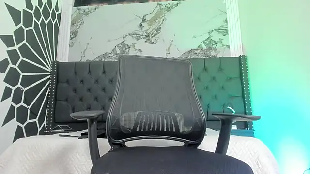 EthaanCox online show from 9, 3, 2026