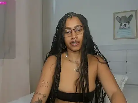 Snapshot of Missangeldust16 chatting on 20, 2, 2025 Missangeldust16 online show from 20, 2, 2025