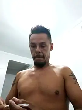 Santanacumxplod online show from 17, 12, 2025