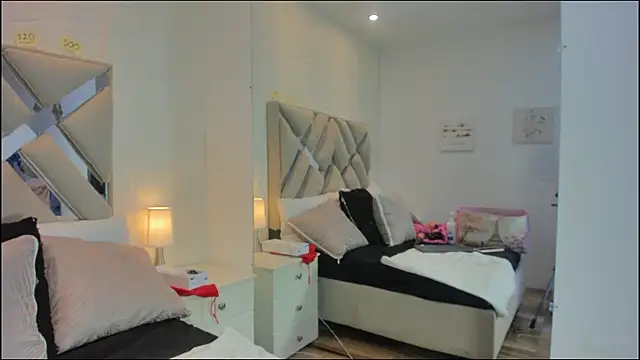 raquell moore online show from 3, 12, 2025