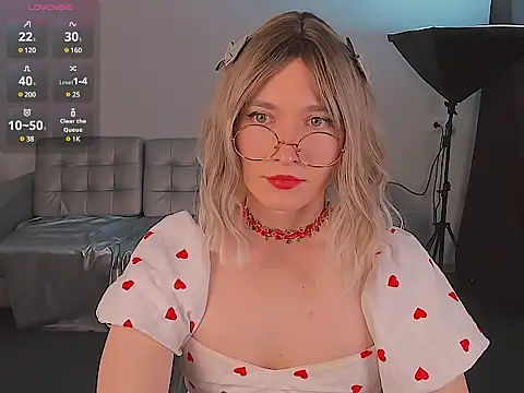 foxy jpg online show from 30, 1, 2025