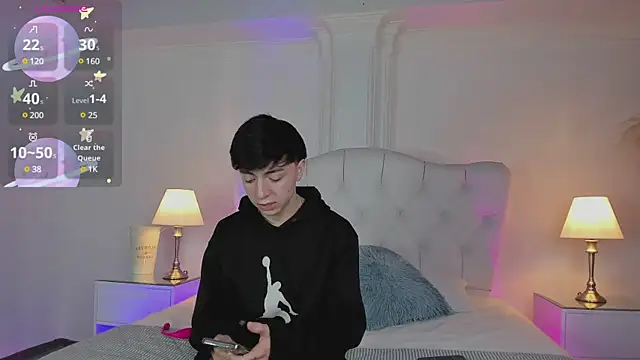 ethan and ava online show from 11, 3, 2025