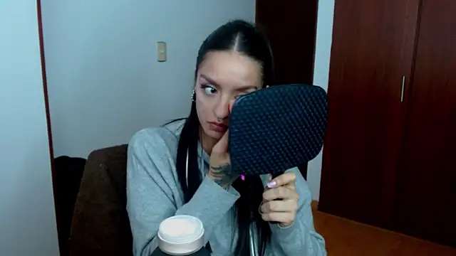 Snapshot of ravenvancleef chatting on 24, 1, 2025 ravenvancleef online show from 24, 1, 2025