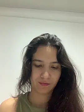 Bella still online show from 25, 9, 2025