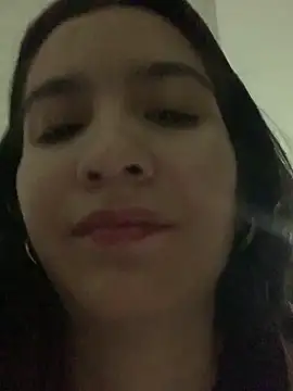 Bella still online show from 3, 10, 2025