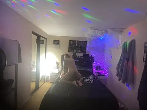 hornycouple818 online show from 15, 3, 2026