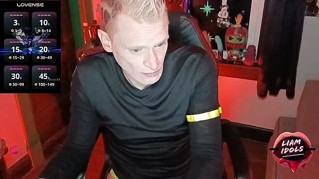 Snapshot of LiamIdols chatting on 11, 11, 2025 LiamIdols online show from 11, 11, 2025