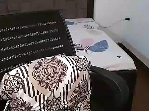 Snapshot of LovelyRosy chatting on 8, 3, 2025 LovelyRosy online show from 8, 3, 2025