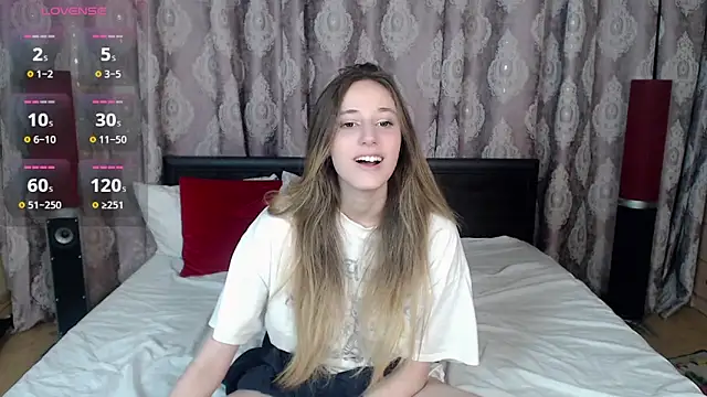 Snapshot of blondyriss chatting on 15, 2, 2025 blondyriss online show from 15, 2, 2025