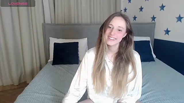 Snapshot of blondyriss chatting on 28, 2, 2025 blondyriss online show from 28, 2, 2025