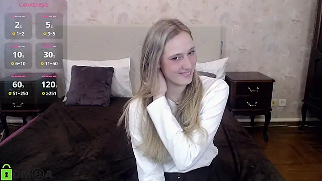 Snapshot of blondyriss chatting on 4, 3, 2025 blondyriss online show from 4, 3, 2025