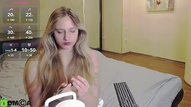Snapshot of blondyriss chatting on 15, 9, 2025 blondyriss online show from 15, 9, 2025