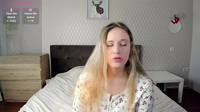 Snapshot of blondyriss chatting on 19, 9, 2025 blondyriss online show from 19, 9, 2025