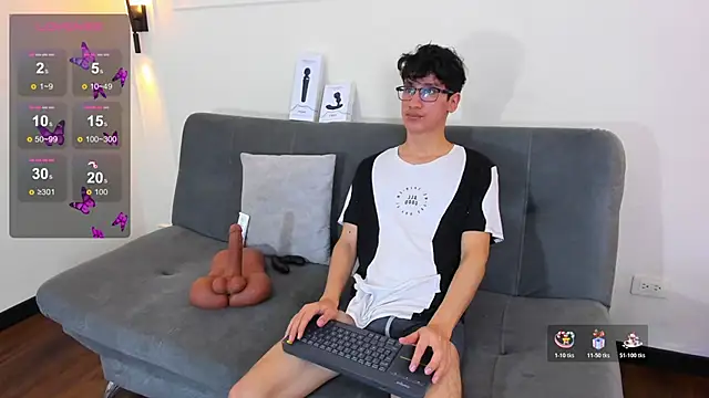 Snapshot of Cum_hunters chatting on 26, 11, 2025 Cum hunters online show from 26, 11, 2025