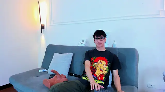 Snapshot of Cum_hunters chatting on 30, 11, 2025 Cum hunters online show from 30, 11, 2025