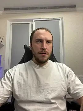 Snapshot of _XxX-XxX_ chatting on 4, 3, 2025 XxX-XxX online show from 4, 3, 2025