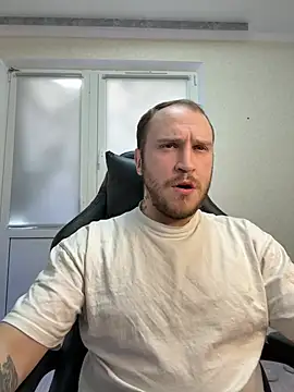 Snapshot of _XxX-XxX_ chatting on 8, 3, 2025 XxX-XxX online show from 8, 3, 2025