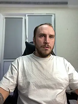 Snapshot of _XxX-XxX_ chatting on 8, 3, 2025 XxX-XxX online show from 8, 3, 2025