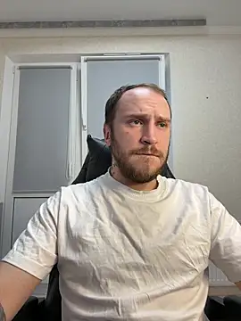 Snapshot of _XxX-XxX_ chatting on 16, 3, 2025 XxX-XxX online show from 16, 3, 2025