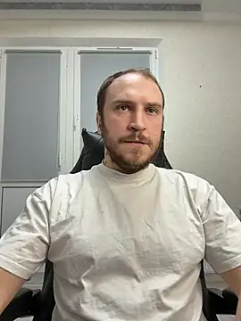 Snapshot of _XxX-XxX_ chatting on 18, 3, 2025 XxX-XxX online show from 18, 3, 2025