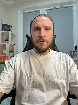 Snapshot of _XxX-XxX_ chatting on 23, 3, 2025 XxX-XxX online show from 23, 3, 2025