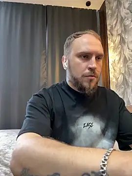 Snapshot of _XxX-XxX_ chatting on 11, 9, 2025 XxX-XxX online show from 11, 9, 2025