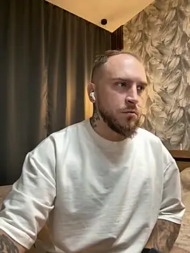 Snapshot of _XxX-XxX_ chatting on 6, 10, 2025 XxX-XxX online show from 6, 10, 2025