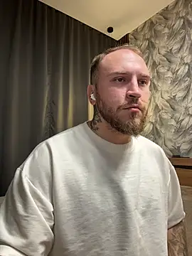 Snapshot of _XxX-XxX_ chatting on 6, 11, 2025 XxX-XxX online show from 6, 11, 2025