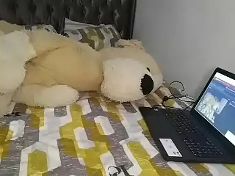 Snapshot of Chandy012 chatting on 16, 12, 2025 Chandy012 online show from 16, 12, 2025