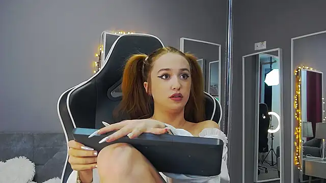 Snapshot of Eva_Lovvia_ chatting on 21, 1, 2025 Eva Lovvia  online show from 21, 1, 2025