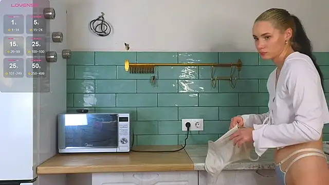 too sexxxy online show from 27, 1, 2025