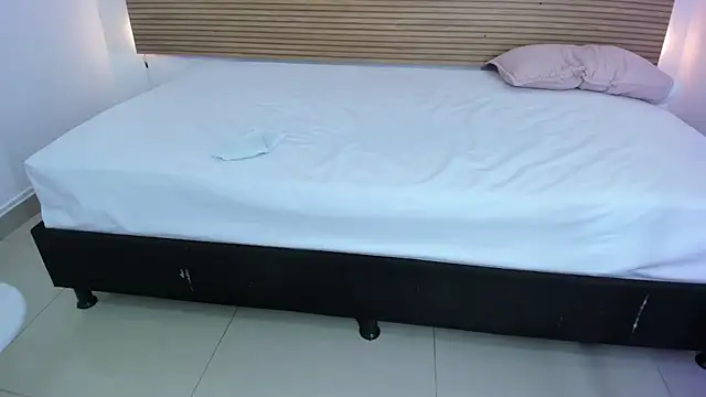 LucyCanel online show from 15, 2, 2025