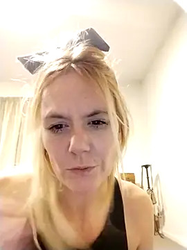 Sliprynip69 online show from 15, 4, 2026
