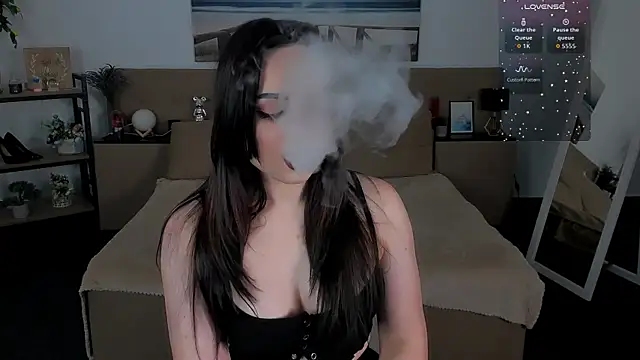 Snapshot of Noirael chatting on 3, 10, 2025 Noirael online show from 3, 10, 2025