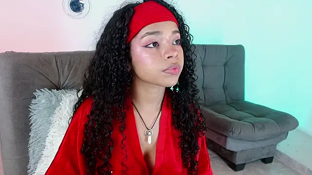 lucie petite online show from 21, 3, 2025