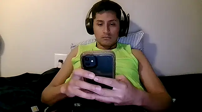 Snapshot of PerroDemonioHot chatting on 5, 2, 2025 PerroDemonioHot online show from 5, 2, 2025