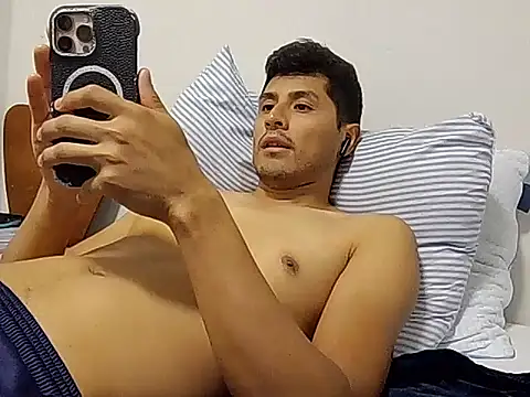 Snapshot of PerroDemonioHot chatting on 12, 9, 2025 PerroDemonioHot online show from 12, 9, 2025