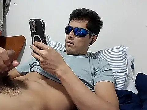 Snapshot of PerroDemonioHot chatting on 9, 11, 2025 PerroDemonioHot online show from 9, 11, 2025