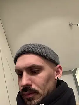 AssHunter4k online show from 4, 3, 2025