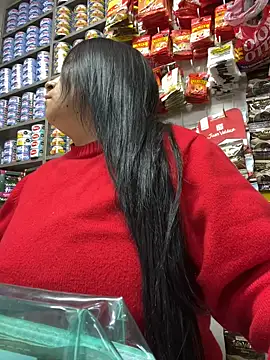 Miia Jazmin online show from 5, 3, 2025