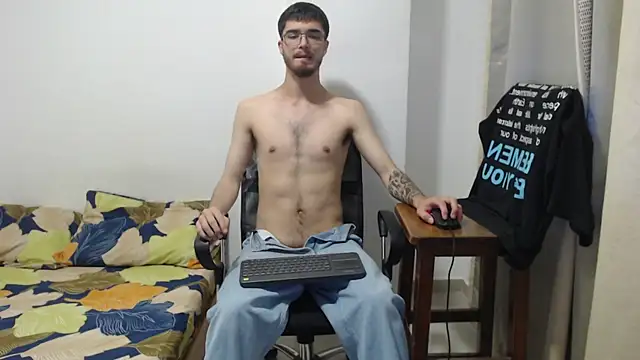 Snapshot of Aleex_Miller chatting on 20, 10, 2025 Aleex Miller online show from 20, 10, 2025