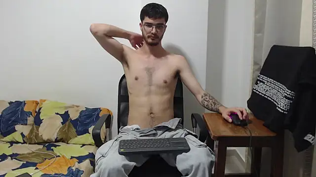 Snapshot of Aleex_Miller chatting on 29, 10, 2025 Aleex Miller online show from 29, 10, 2025