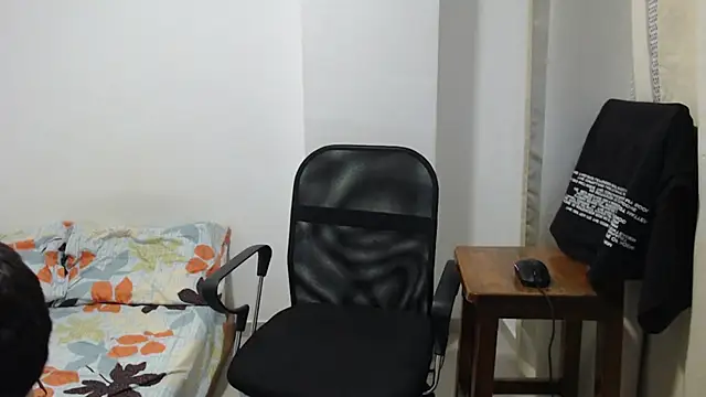 Snapshot of Aleex_Miller chatting on 5, 11, 2025 Aleex Miller online show from 5, 11, 2025